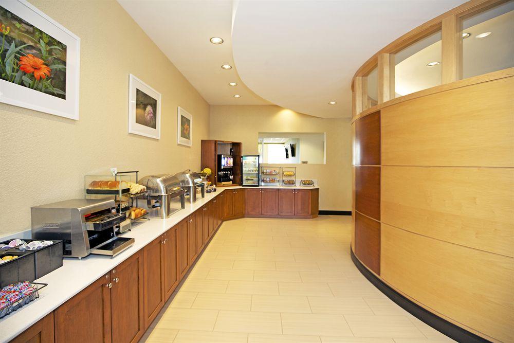 Springhill Suites By Marriott Pittsburgh North Shore Exterior photo