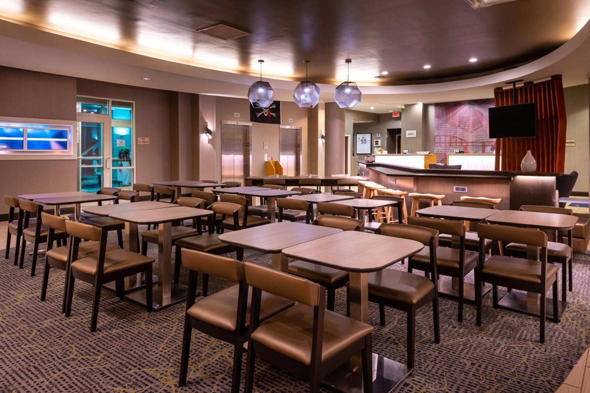 Springhill Suites By Marriott Pittsburgh North Shore Exterior photo