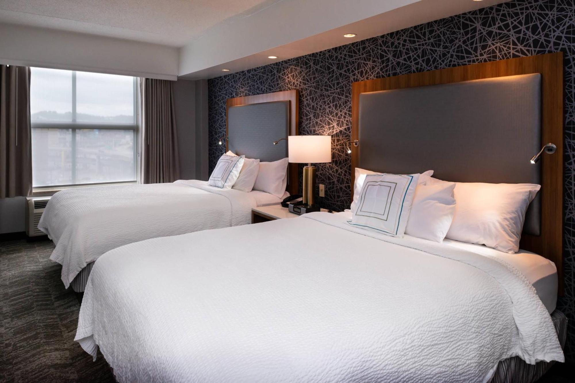 Springhill Suites By Marriott Pittsburgh North Shore Exterior photo