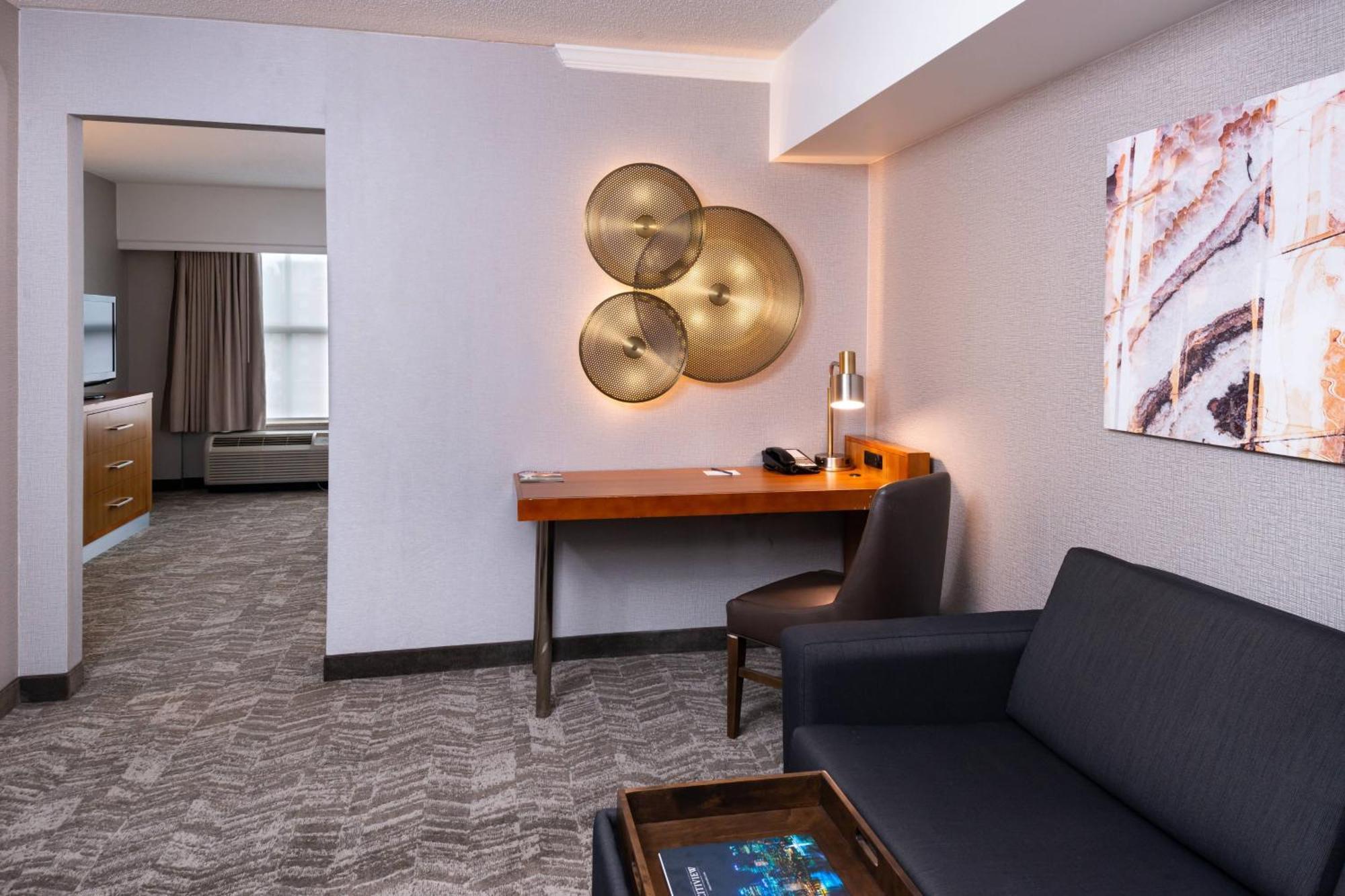 Springhill Suites By Marriott Pittsburgh North Shore Exterior photo