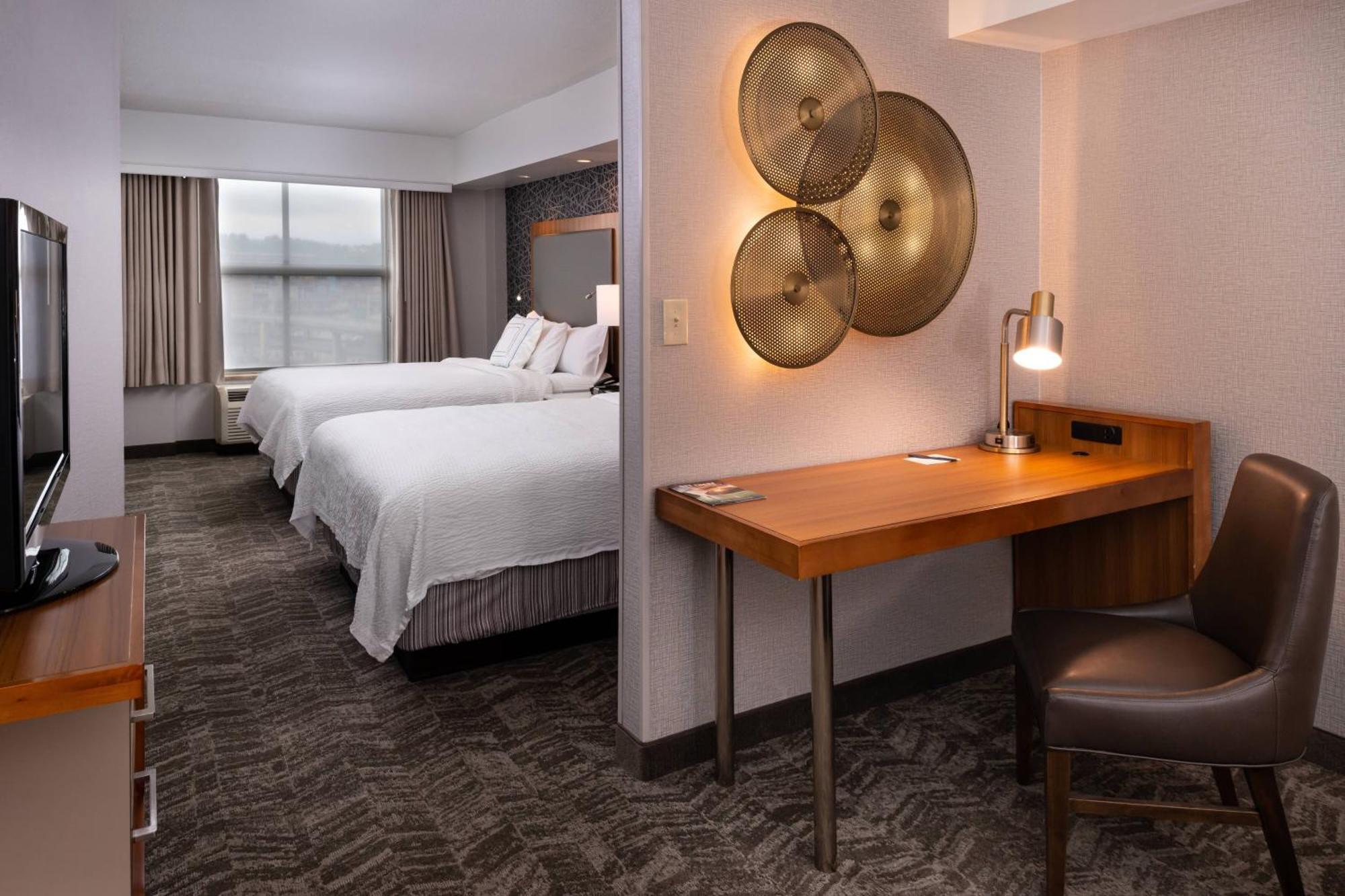 Springhill Suites By Marriott Pittsburgh North Shore Exterior photo